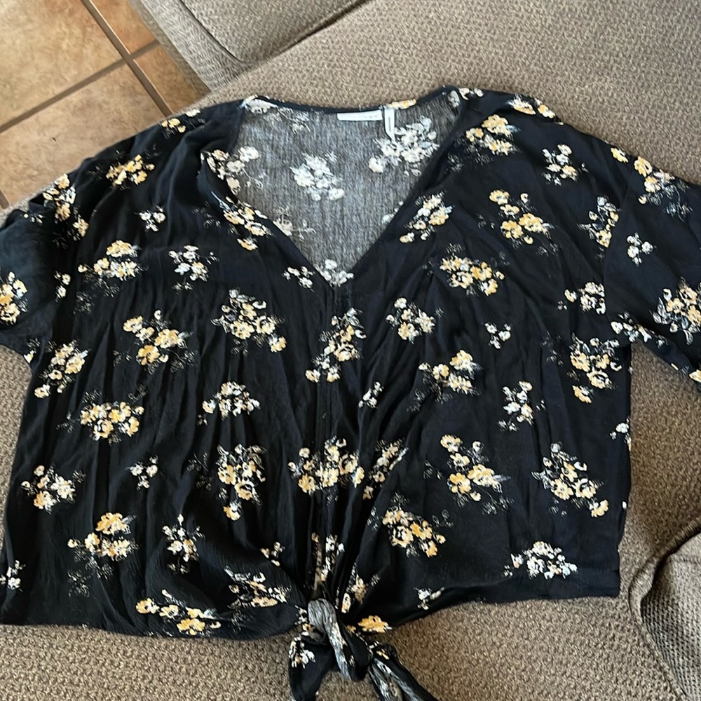 LUQ floral boxy Blouse with front tie size 2X